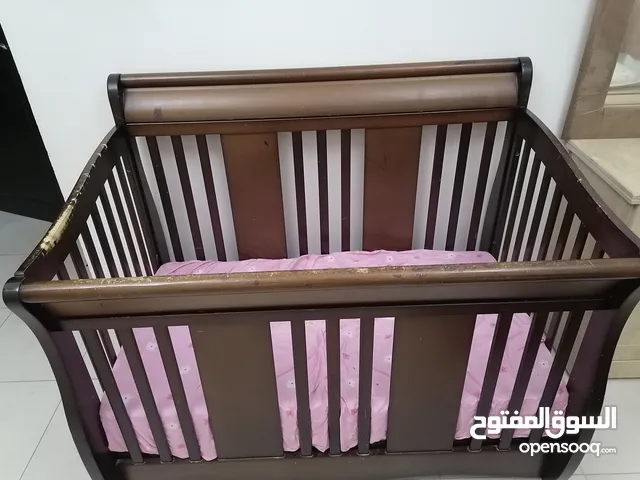 سرير اطفال للبيع