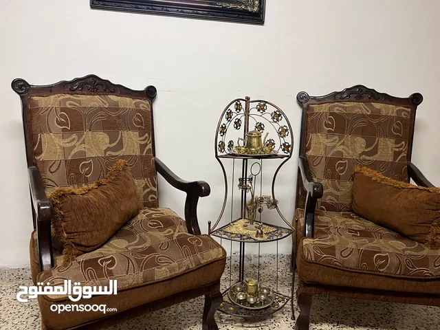 طقمين كنبايات للبيع + طاولة سفرة