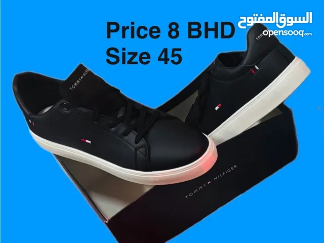 أحذية وساعات رجالية