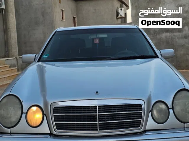 1998 مرسيدس بنز الفئة-E E 240