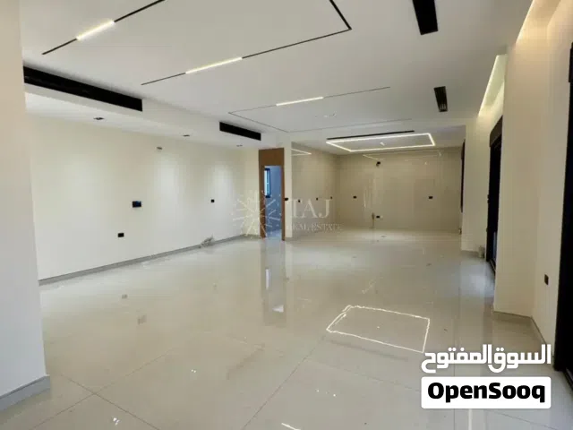 روف مميز للبيع في كوريدور عبدون