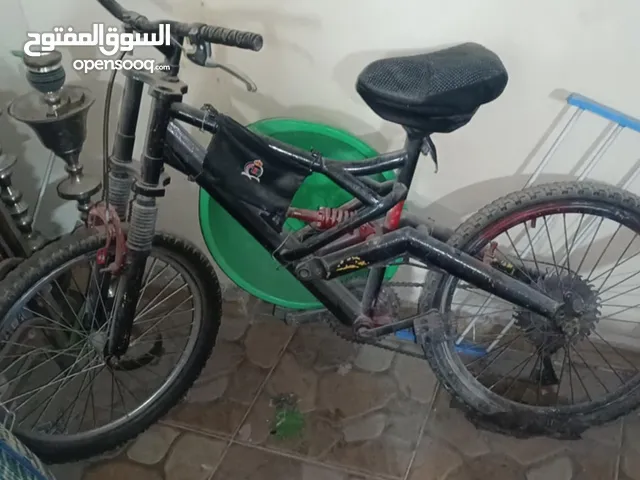 بسكليت جنط 24 بسكليت الماني بصلاه على انبي موجود في ازرقاء ارصيفه حي القادسية