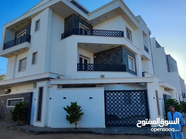 800m2 More than 6 bedrooms Villa for Sale in Tripoli Souq Al-Juma'a