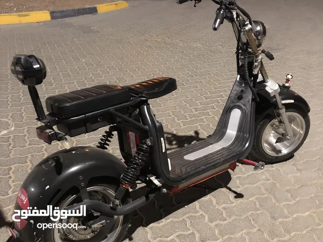 اسكوتر هارلى 3000w استعمال نظيف فى حالة الجديد العين منطقة الجيمى حى العمريه