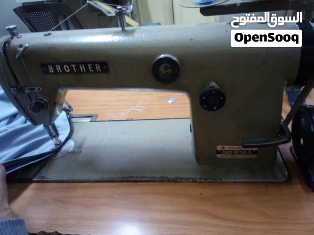 مقص اقمشة كهربائي + ماكينة حبكه + ماكينة خياطه .