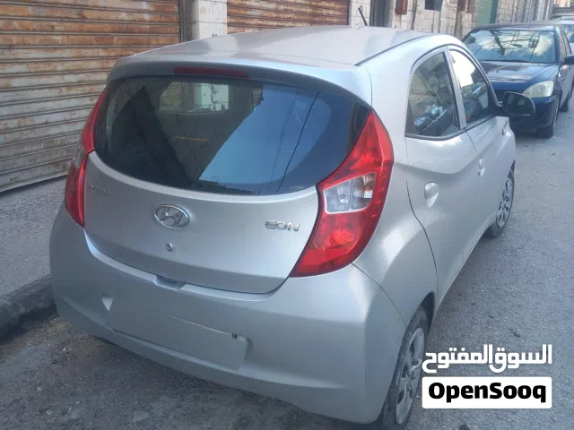 سيارة هيونداي i10 2013 فضي مستعملة بمواصفات أوروبية ورخصة جاهزة للبيع