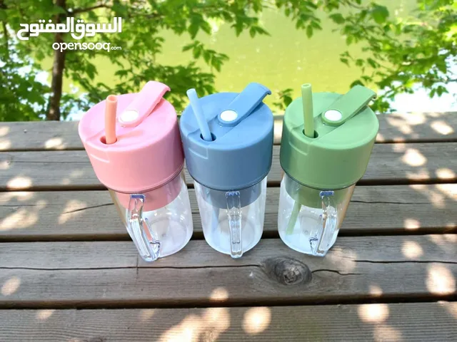 خلاط شحن صغير الاستخدامات: تحضير العصائر الطازجة من الفواكه والخضار خلال ثوانٍ. مثالية للاستعمال