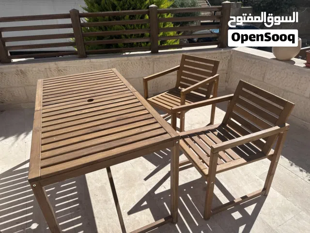 للبيع طاولة خارجية مع كرسيين من إيكيا IKEA NÄMMARÖ – بحالة ممتازة