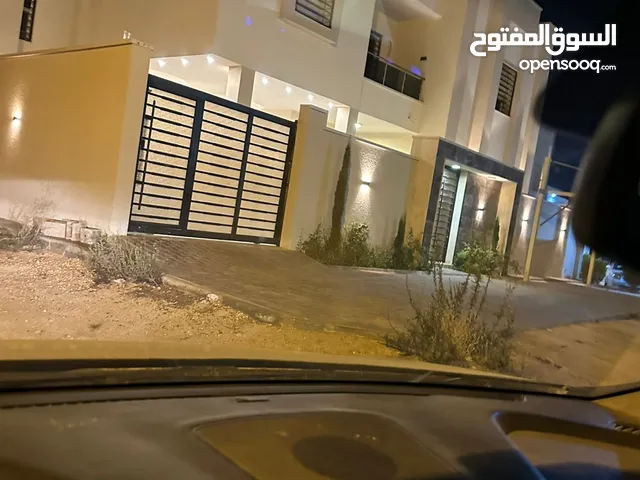 فيلا للايجار الحي الجامعي