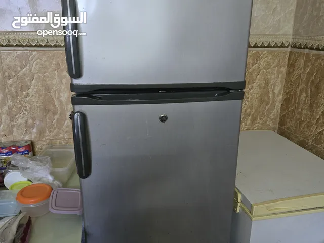 ثلاجة للبيع