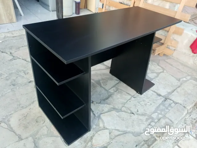 طاولة مكتب إستعمال بسيط بحال لجديد للبيع