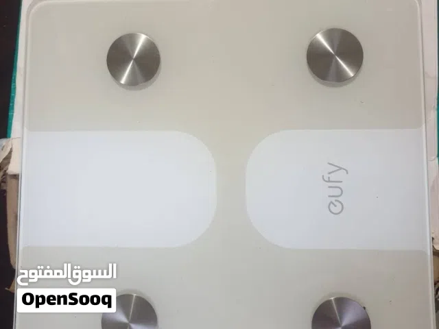 ميزان Eufy الذكي يقيس الدهون بالجسم عدد القياسات 12 يقيس الوزن.دهون الجسم.يحلل تكوين الجسم للياقة
