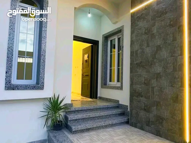 185 m2 3 Bedrooms Townhouse for Sale in Tripoli Ain Zara