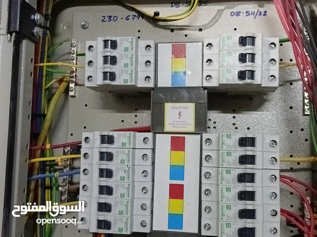 كهربائي منازل جميع مناطق الكويت حرفيين سوريين تصليح جميع الاعطال والشورت وتعديل بعض التمديدات لكهربا