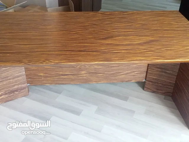 مكتب فخم وثقيل للييع مع ملحقات