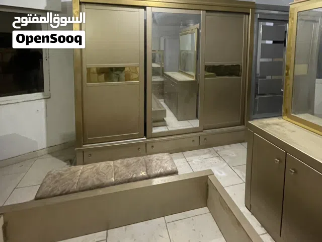 غرفة نوم لاتية 18 في الكامل بسعر حرق