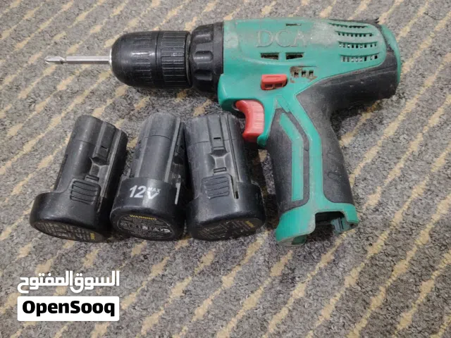 للبيع دريل دي سي اي  مع 3 بطاريات بحالة جيدة