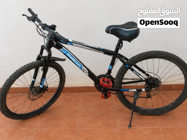 للبيع دراجة جبلية رياضية نظيفة دراجة Mountain Bike حجم ممتاز مع فرامل ديسك حجم 26