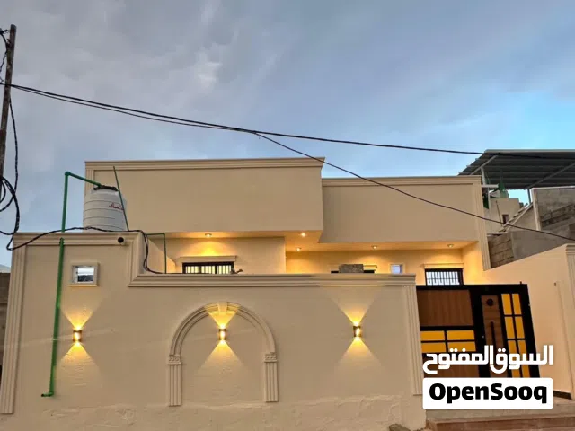 180 m2 2 Bedrooms Townhouse for Sale in Basra Tannumah