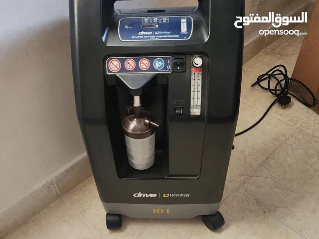 جهاز تركيز أكسجين Drive DeVilbiss سعة 10 لتر – بحالة ممتازة واستخدام خفيف!