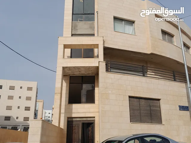 مجمع للبيع مادبا حنينا شارع السلطه بجانب سوبرماكت ابو حبيب الركيبات