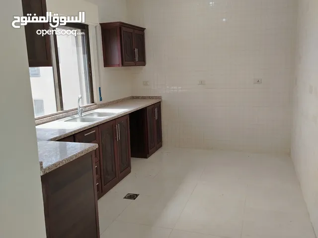 شقه فارغه للايجار ابونصير جديده لم تسكن قرب حديقه الاميره سلمي