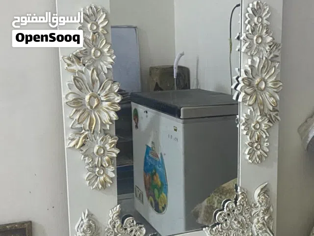 ميز مرايه للبيع استعمال قليل جدا