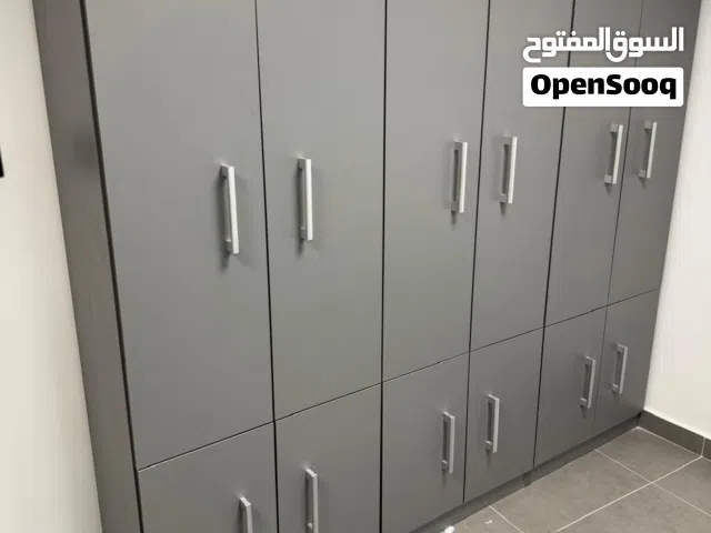 للبيع: وحدات خزائن مكتبية بحالة ممتازة