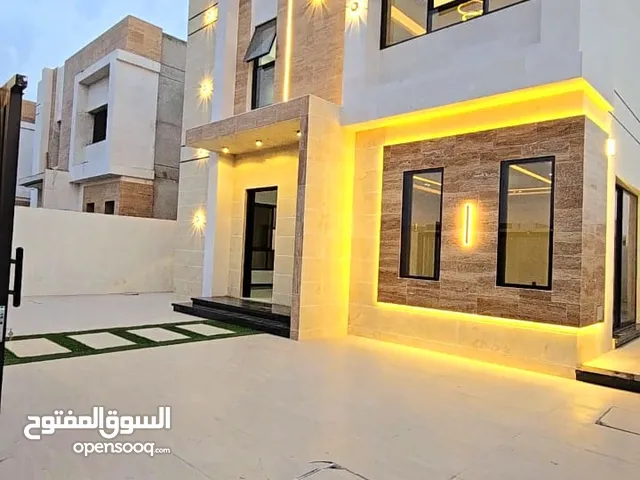 للايجار فيلا بأرخص الاسعار اول ساكن قريبه من شارع الشيخ محمد بن زايد تشطيب فندقي مساحات واسعه