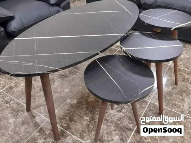 طاولات وسط وسيرفس متوفره بعده أشكال وأحجام مختلفه وعده الوان وموديلات متنوعه