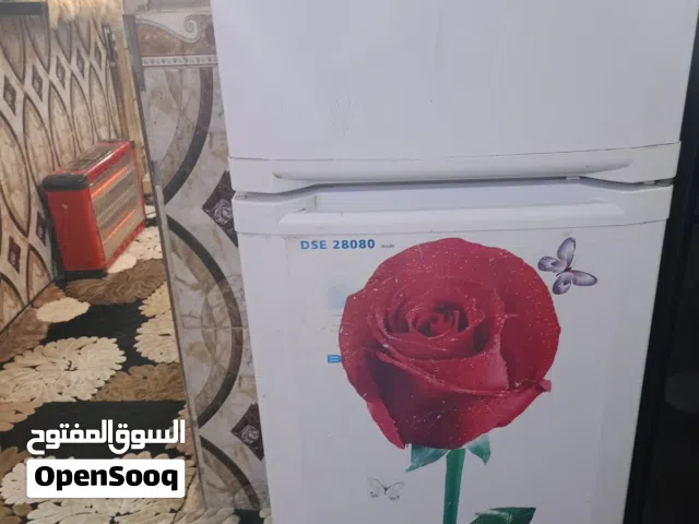 ثلاجه حجم متوسط للبيع