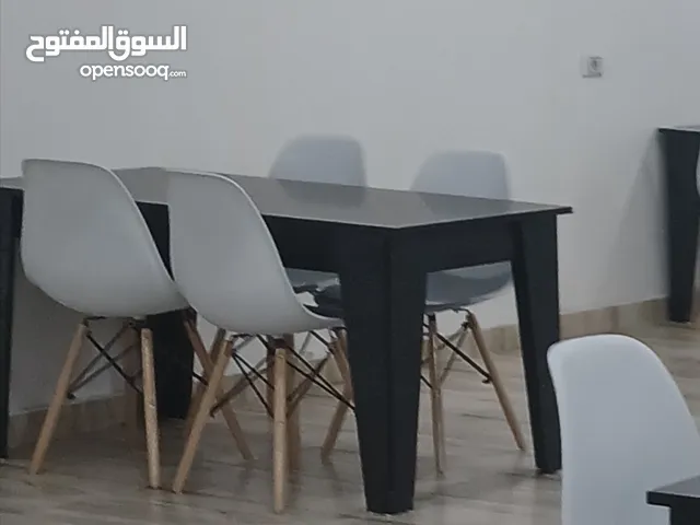 طاولات أكل مع الكراسي للبيع