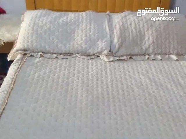 تخت مفرد ونص مع فرشه