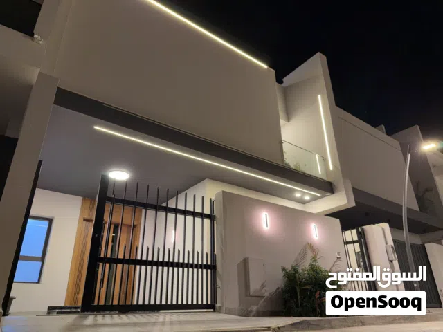 385 m2 4 Bedrooms Villa for Sale in Tripoli Al-Serraj