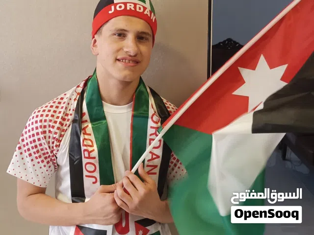 تيشيرت النشامى   لحق حالك معنا. مع بكج للفحه وطاقيه واسوارة النشامى