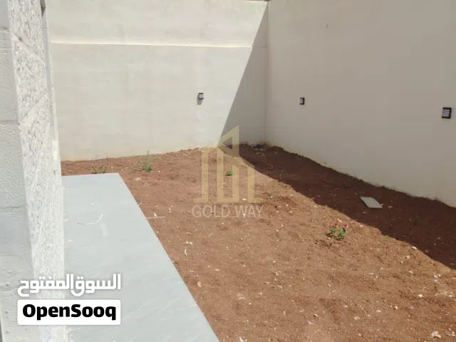 بالقرب من السفارة القطرية شقة ارضية 200م في أرقى مناطق عبدون / ref 1348
