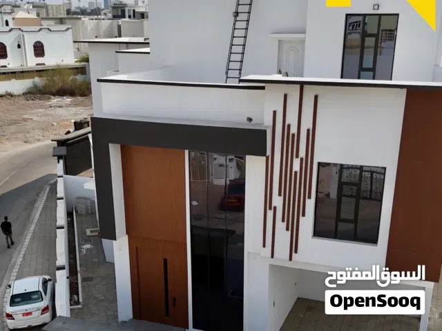 فيلا راقية للبيع  الخوض – حي الكوثر