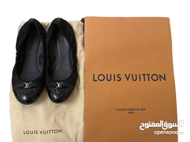 Black Comfort Shoes in Muscat