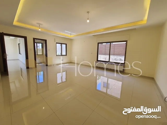 شقة طابق اول للبيع في حي الصحابة  بمساحة 187م