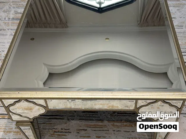 طاولات زجاج