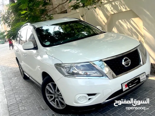Nissan Pathfinder (Model 2015) Purchased in Feb (2016) – Mid Option