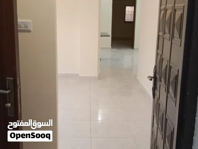 شقه ارضيه للايجار بناء جديد موقع ممتاز