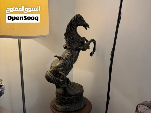 مجموعه اثاث وتحف للبيع