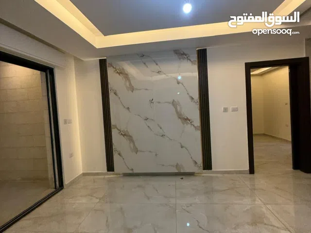 شقة فاخره للبيع ثالث مع روف (دوبلكس) مساحة 294 و 317 م2 بارقى مناطق السلط ذات اطلالة خلابه بسعر مميز