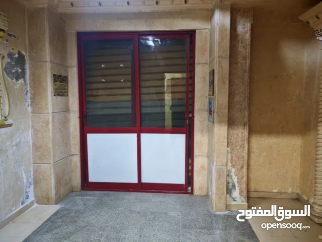شقة بالسيوف متفرع من صلاح الدين دور ارضي للايجار