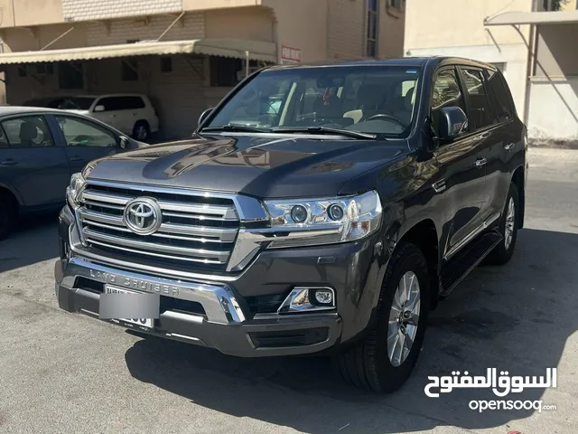 Used Toyota Land Cruiser in Muharraq