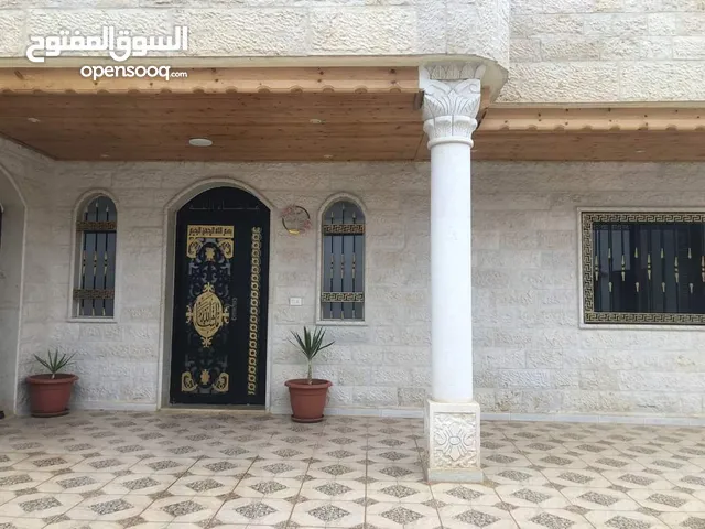 235m2 More than 6 bedrooms Townhouse for Sale in Ajloun A'anjara
