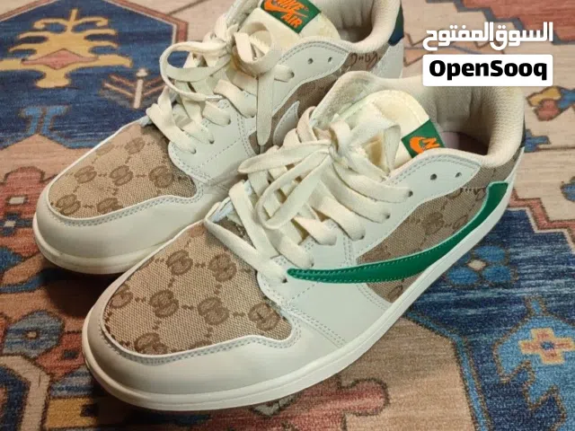 بوت Nike AJ1 gucci قياس 45 بحال الجديد