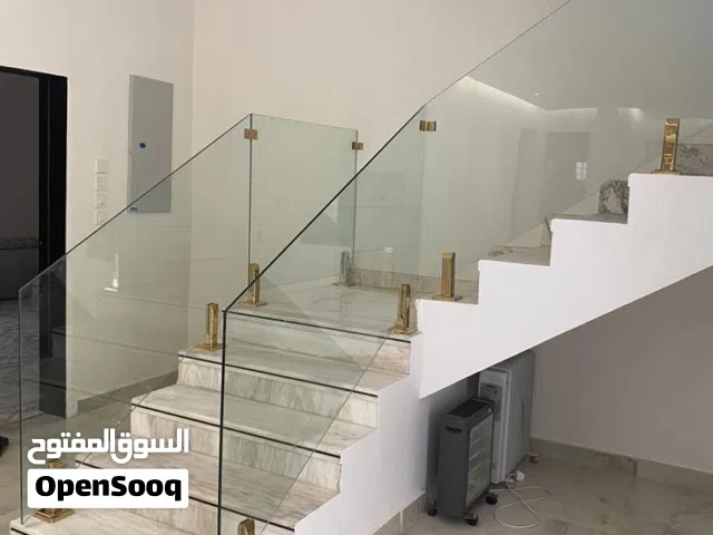 تفصيل وتنقيد جميع اعمال الستاتلس ستيل باعلى المواصفات والجوده من الدربزينات المعشقه بالزجاج السكريت
