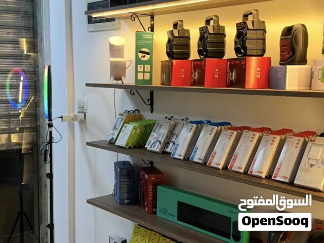 ألواح خشب لاتيه ملبسة بحالة ممتازة استعمال اقل من 3 اشهر